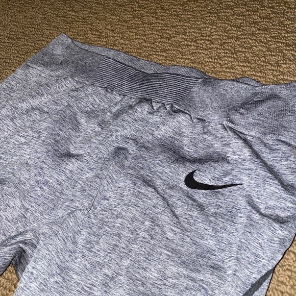 Nike Pro Leggings - Picture 3 of 5